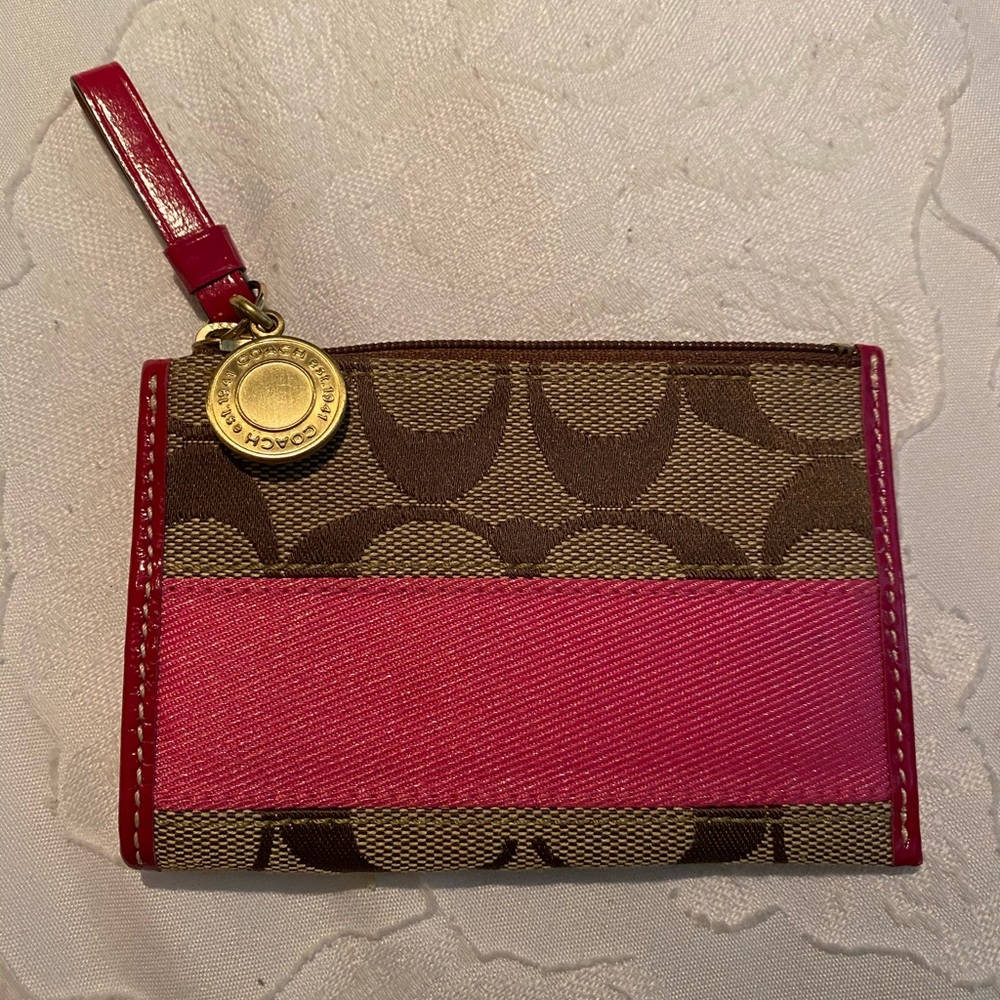 COACH KEY CHAIN WALLET